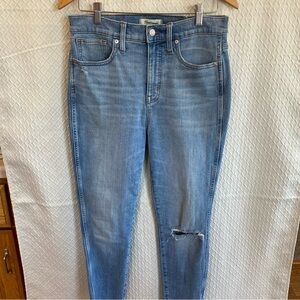 Madewell Ankle Jeans. Stretch Design. Size 29. Light Wash/Distressed.